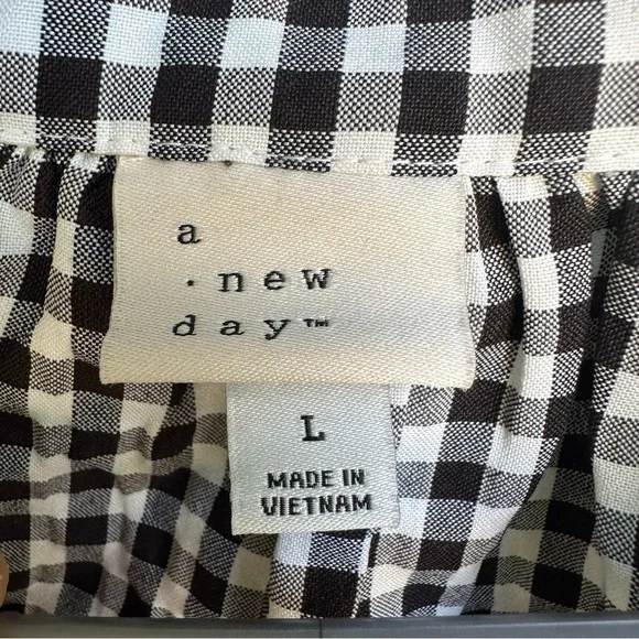 A New Day Gingham Puff Sleeve V Neck Blouse L - Picture 9 of 9